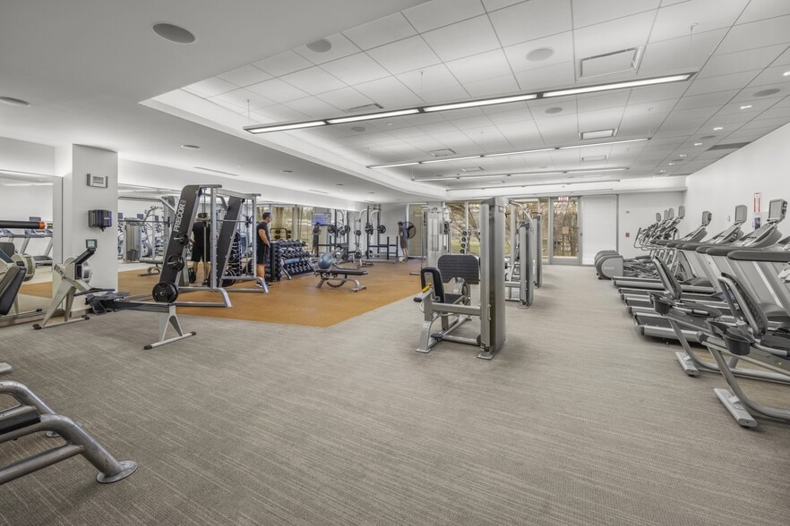 More Photos Of 7940 Jones Branch Dr, McLean Office For Lease