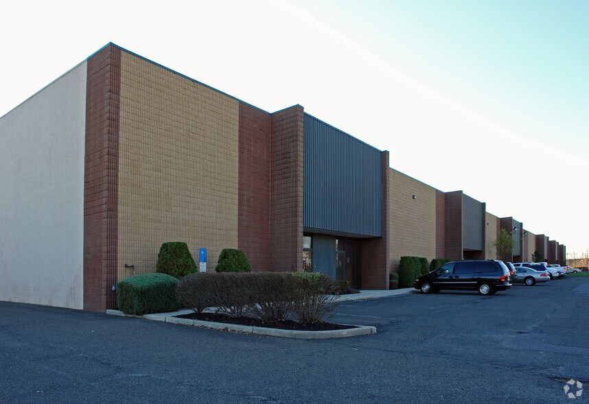 More Photos Of 1065-1085 Thomas Busch Memorial Hwy, Pennsauken Warehouse For Lease