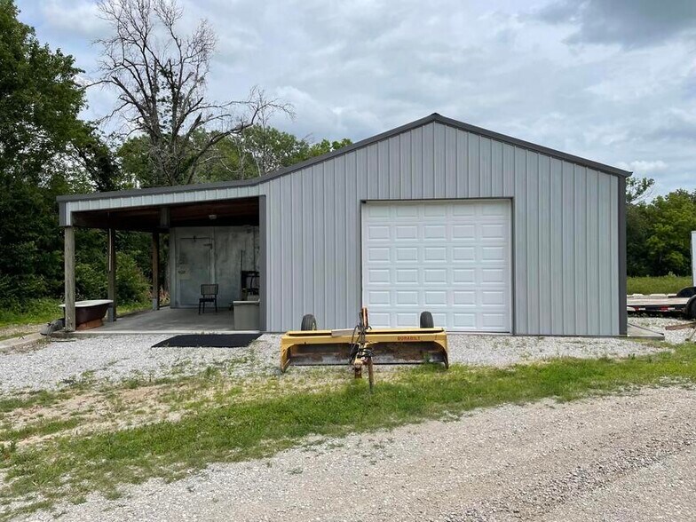 More Photos Of 20863 Highway 20, Marshall Specialty For Sale