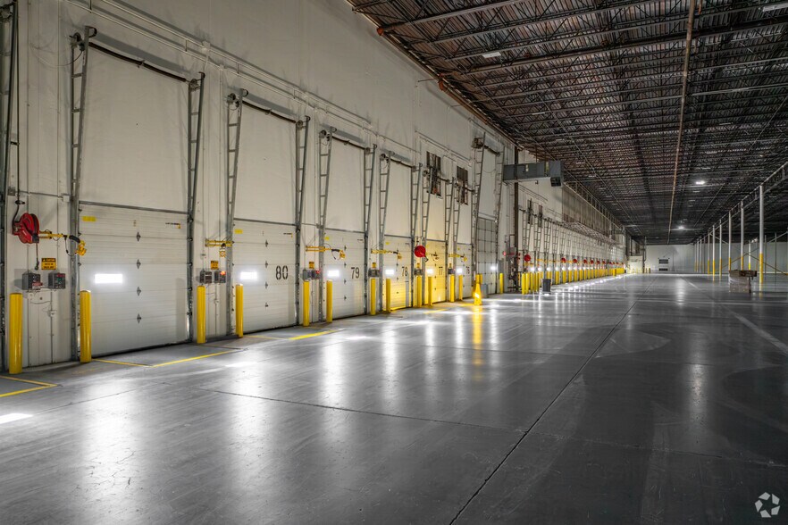 More Photos Of 2380 Sullivan Rd, Aurora Manufacturing For Lease