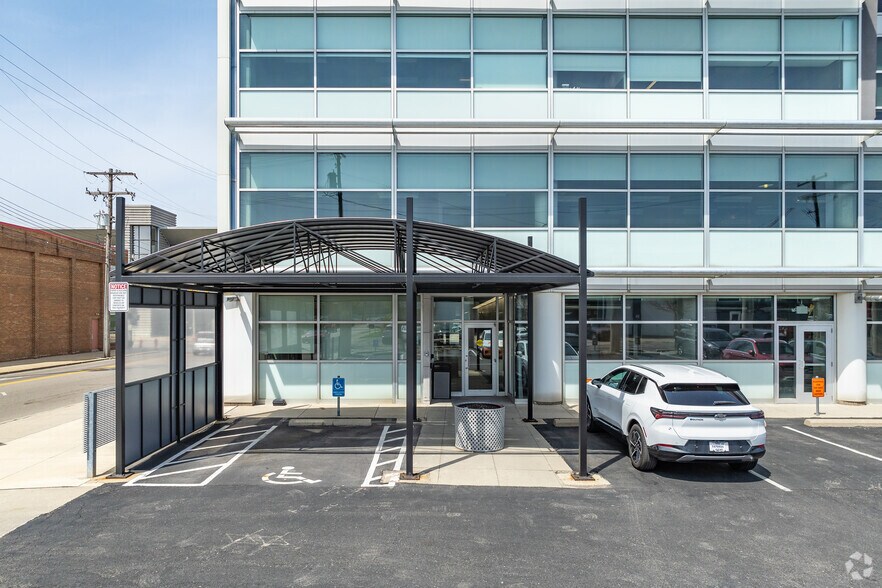 More Photos Of 515 E Main St, Columbus Office For Sale