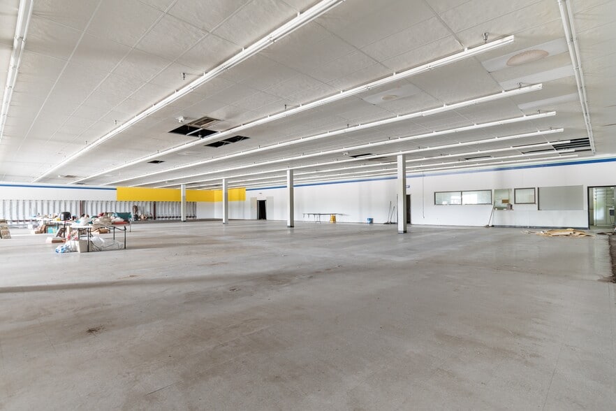 More Photos Of 480 Nelson Blvd, Kingstree Department Store For Sale
