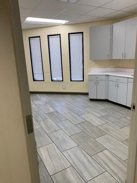 More Photos Of 200 E 4th St, Calexico Bank For Sale