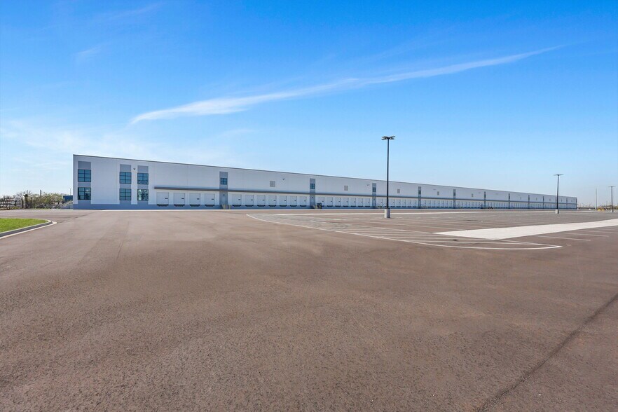 More Photos Of 2040 Sewanee Rd, North Charleston Distribution For Lease