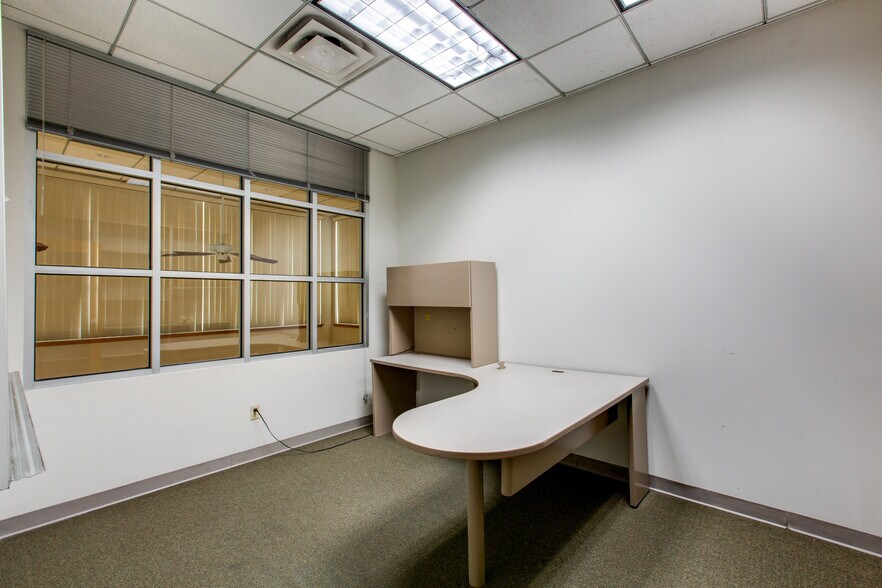 More Photos Of 5878 S Rapp St, Littleton Office For Lease