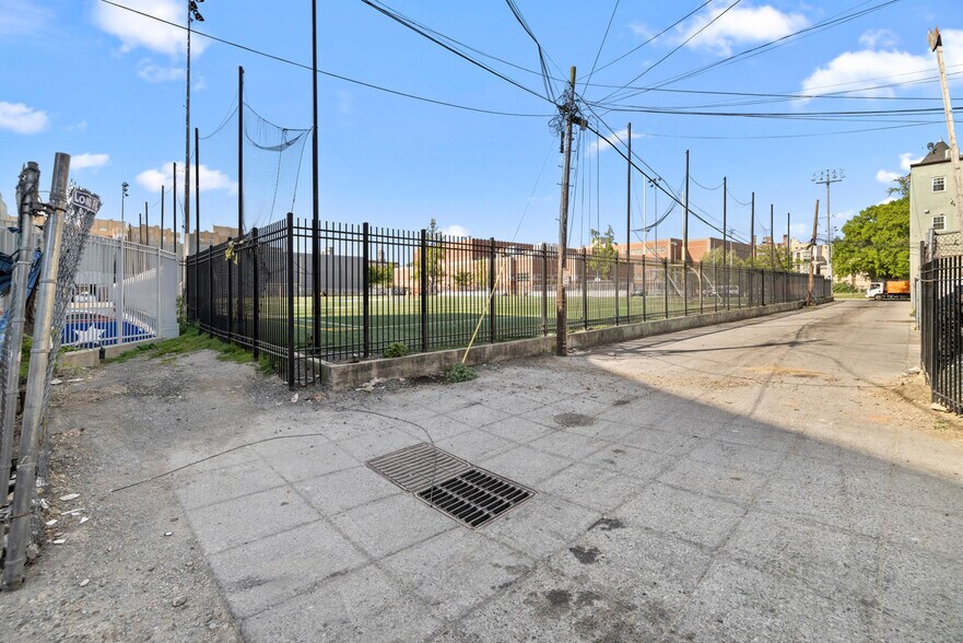 More Photos Of , Washington General Retail For Sale