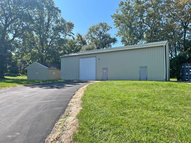 More Photos Of 4300 W Ridge Rd, Erie Manufacturing For Sale