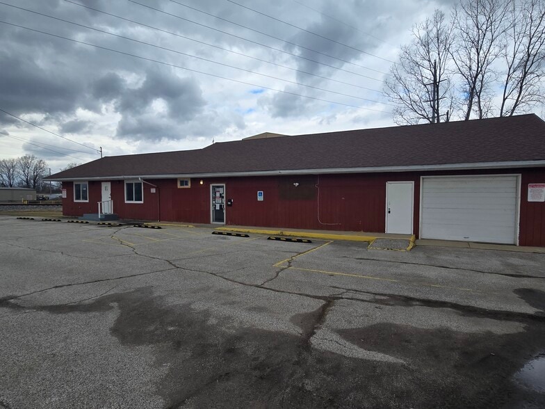 Primary Photo Of 433 Oberlin Rd, Elyria Storefront Retail Office For Sale