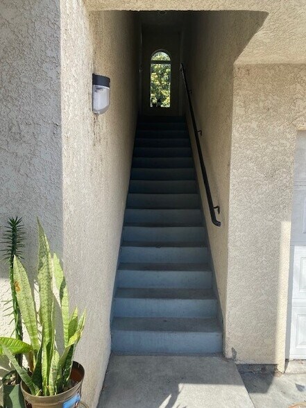 More Photos Of 6633 1/4 Pine Ave, Bell Apartments For Sale