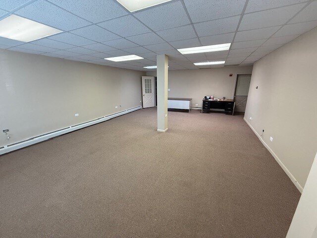 More Photos Of 7041 Willow Springs Rd, Countryside Office For Lease