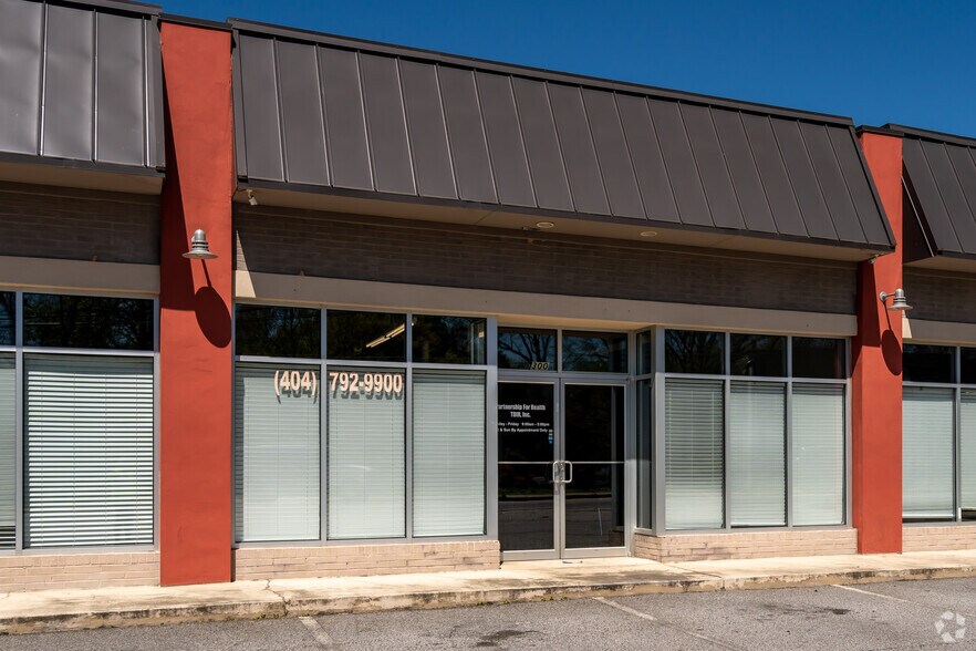 More Photos Of 2030 Bolton Rd NW, Atlanta Freestanding For Lease