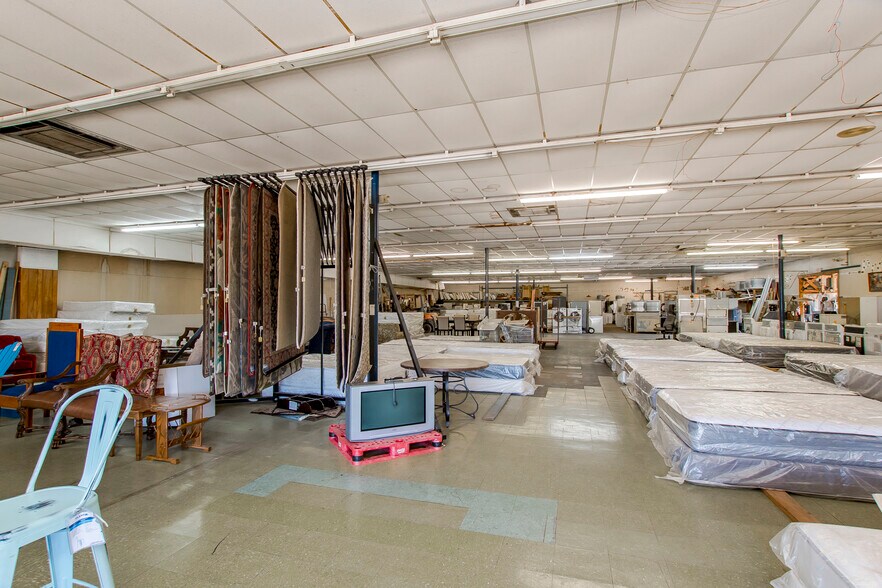 More Photos Of 12282 Highway 431, Saint Amant Storefront Retail Office For Sale