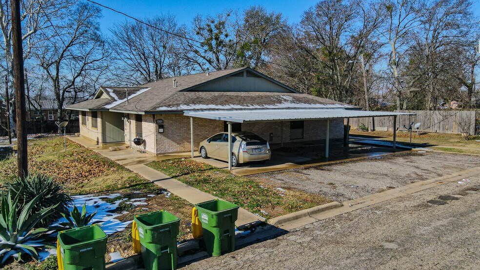 More Photos Of 800 Pine St, Hearne Apartments For Sale