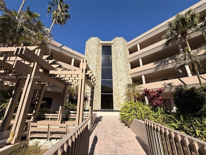 More Photos Of 2699 Stirling Rd, Fort Lauderdale Medical For Lease