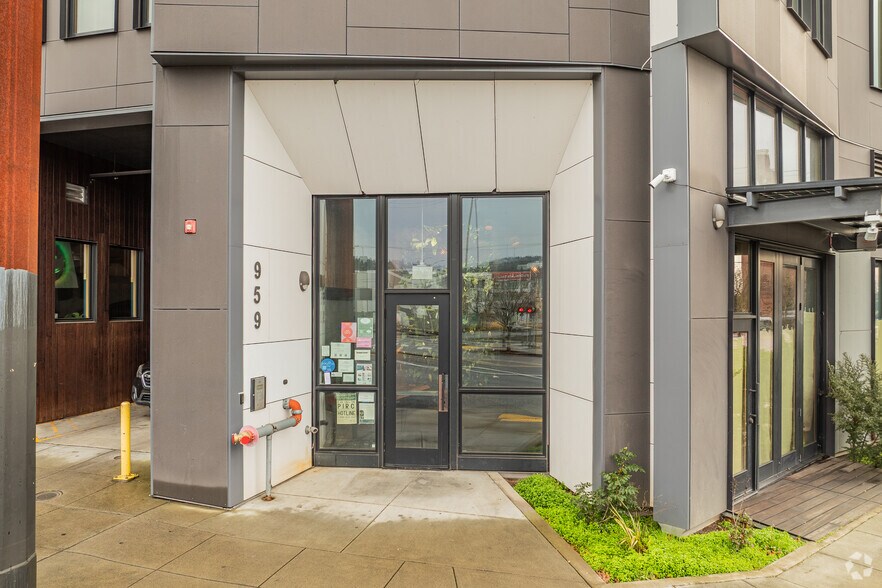 More Photos Of 959 SE Division St, Portland Loft Creative Space For Lease