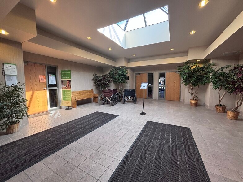 More Photos Of 501 E Cummins St, Tecumseh Medical For Sale