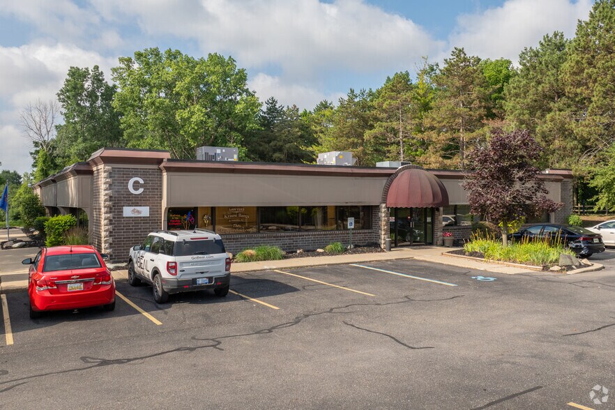 More Photos Of 411 W Lake Lansing Rd, East Lansing Unknown For Lease