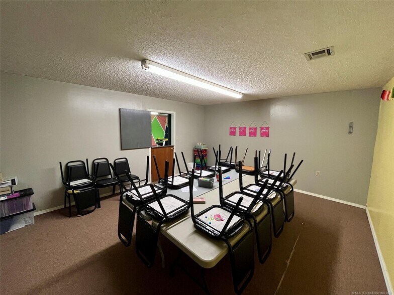 More Photos Of 2710 S Cherokee Dr, Muskogee Religious Facility For Sale