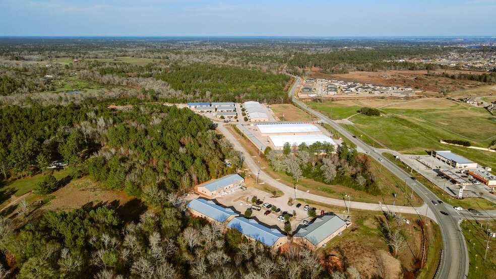 More Photos Of 15349 Summit Park Dr, Montgomery Unknown For Lease