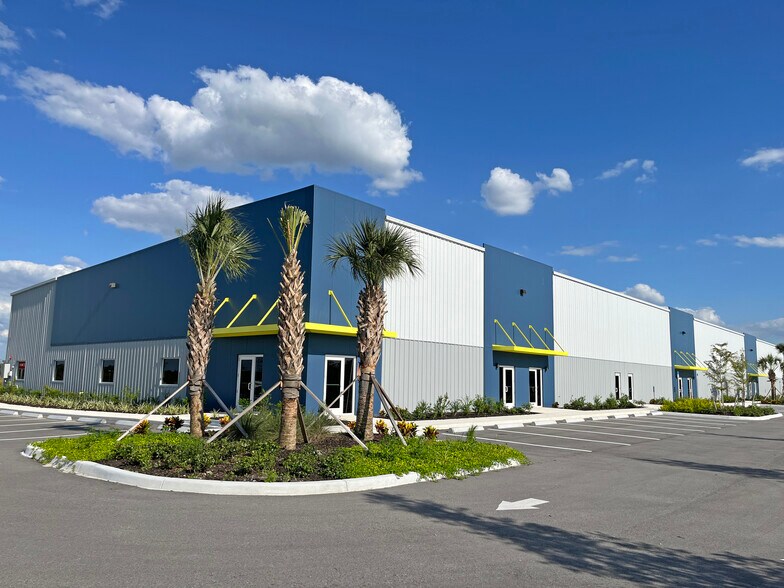 Primary Photo Of 28261 Woodlawn Dr, Punta Gorda Warehouse For Lease
