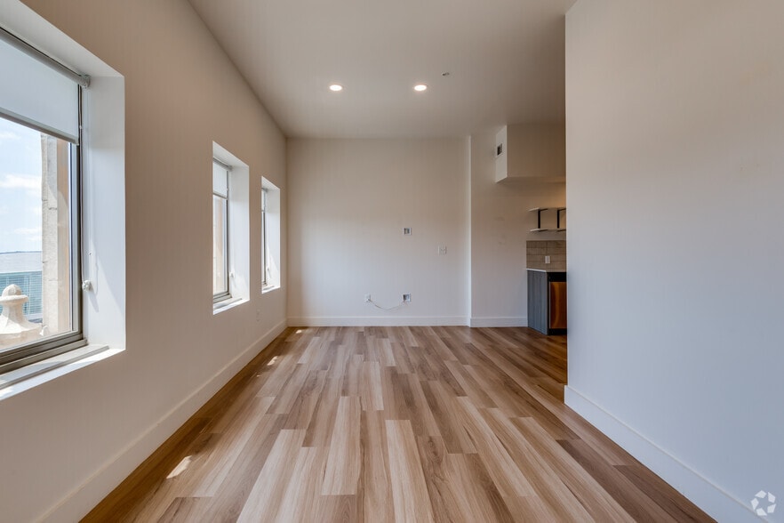 More Photos Of 403 S Cheyenne Ave, Tulsa Apartments For Lease