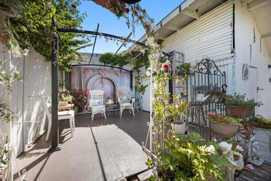 More Photos Of 419 W Commonwealth Ave, Fullerton Restaurant For Sale