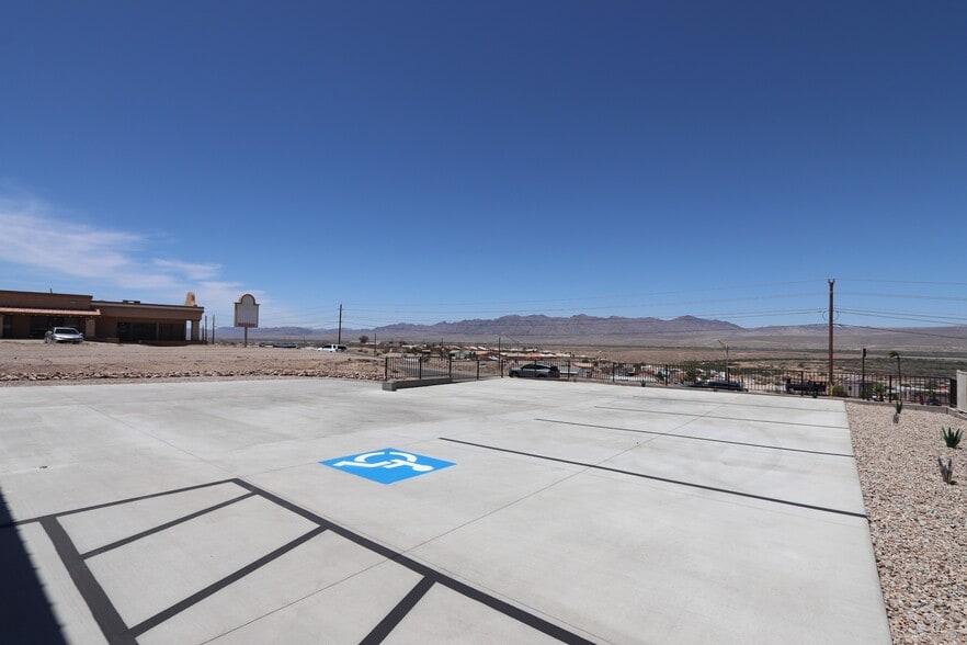 More Photos Of 3942 Frontage rd, Bullhead City Warehouse For Sale