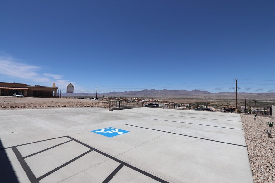 More Photos Of 3942 Frontage rd, Bullhead City Warehouse For Sale