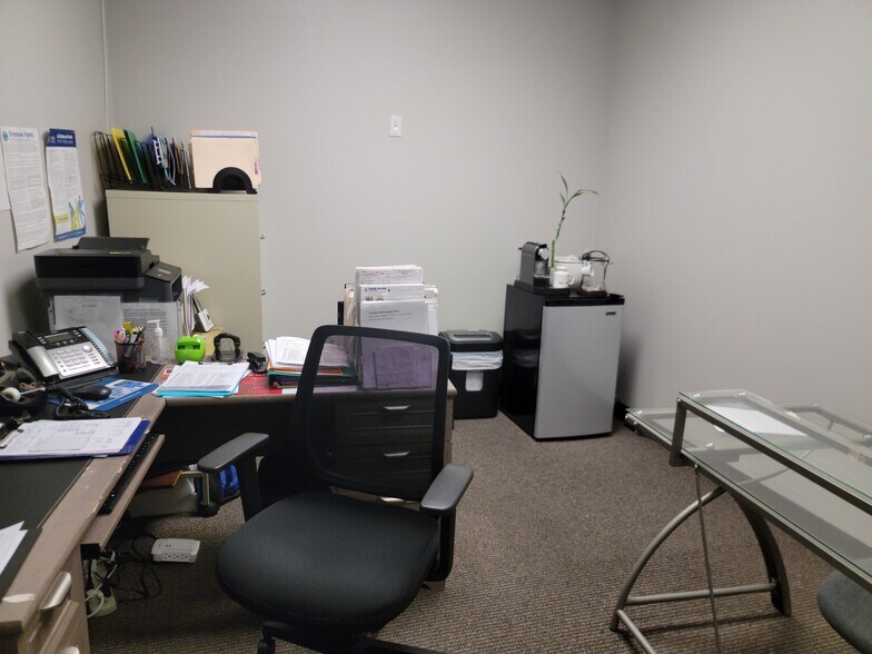 More Photos Of 2295 S Hiawassee Rd, Orlando Office For Lease