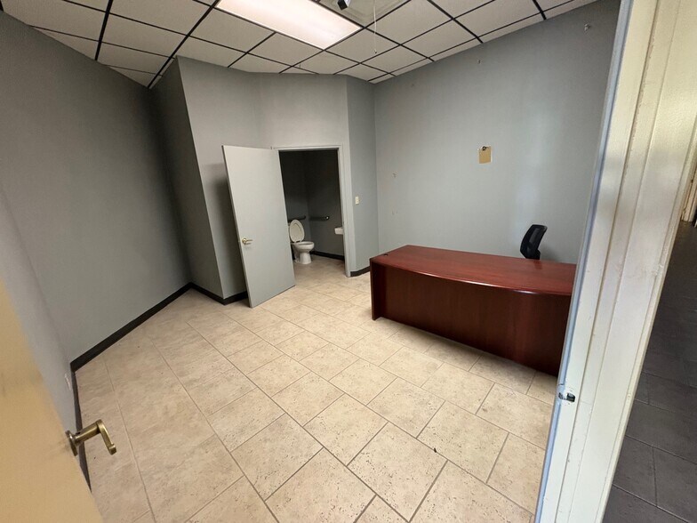 More Photos Of 1671 E 71st St, Tulsa Storefront For Sale