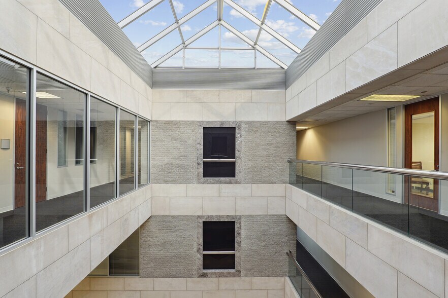 More Photos Of 3027 Marina Bay Dr, League City Office For Lease