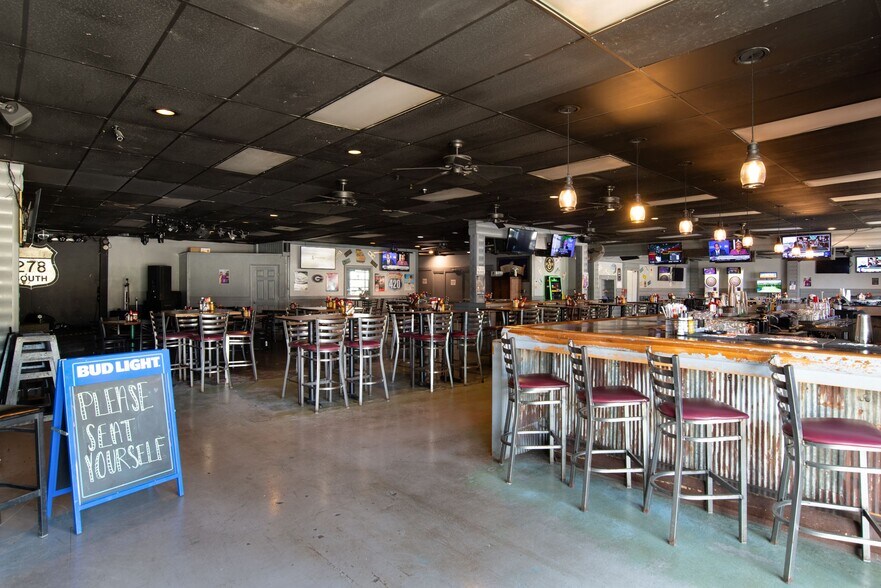 More Photos Of , Dallas General Retail For Sale