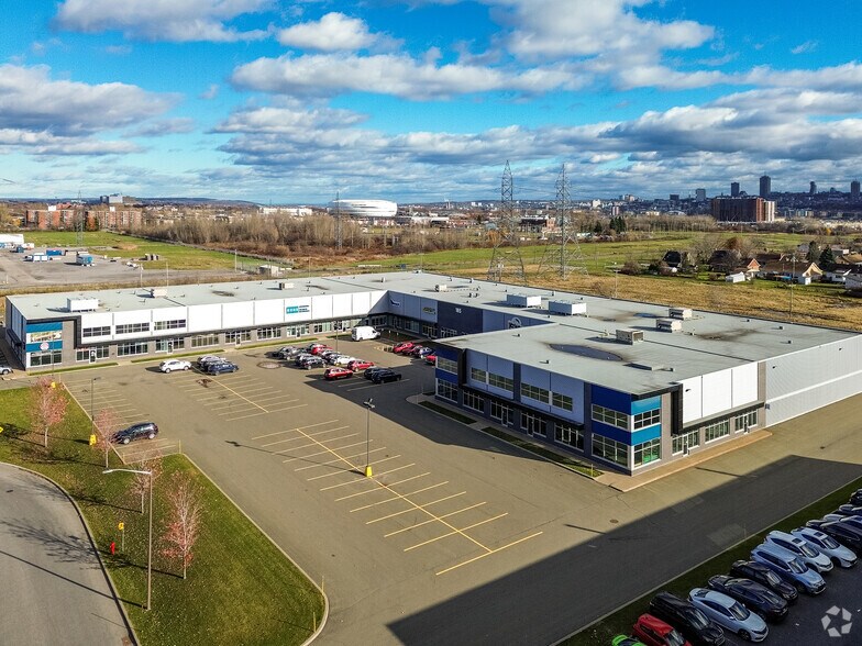 More Photos Of 185 Rue Fortin, Québec Distribution For Lease