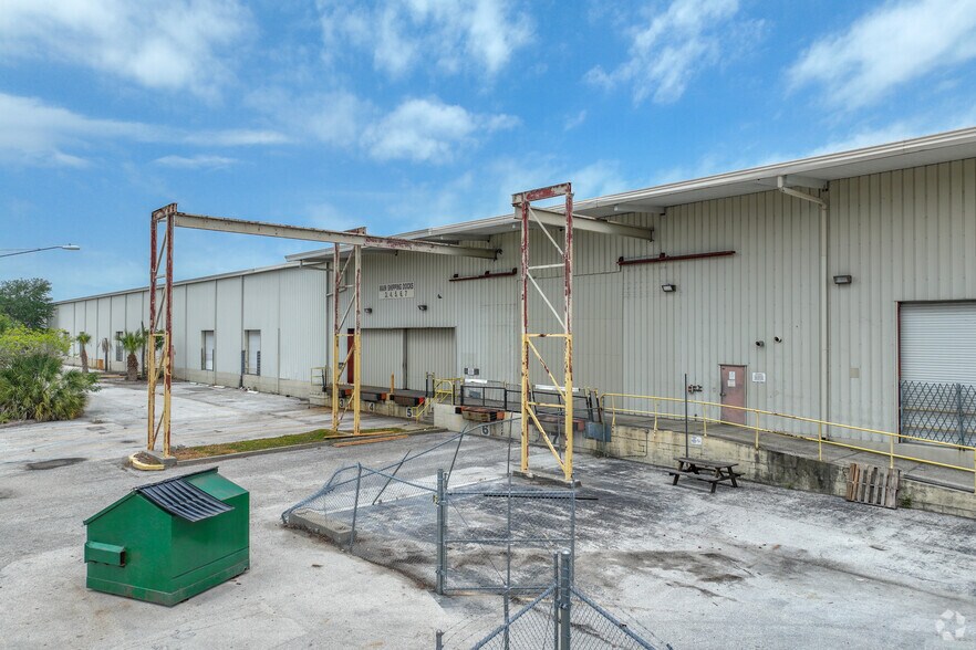More Photos Of 6750 N Bryan Dairy Rd, Seminole Distribution For Sale