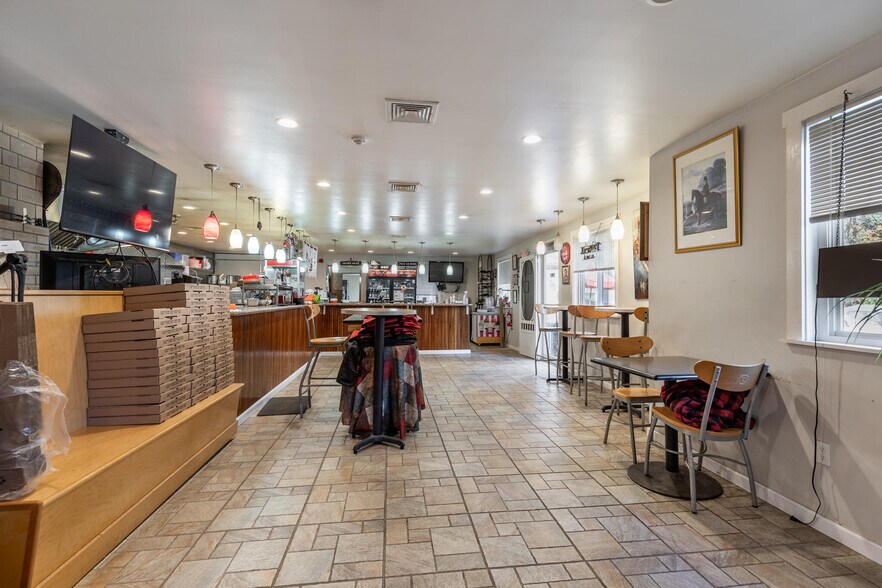 More Photos Of 414 Boston St, Topsfield Office For Sale