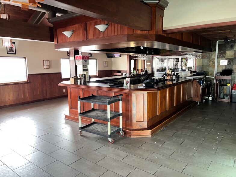 More Photos Of 3870 Bay Rd, Saginaw Restaurant For Sale