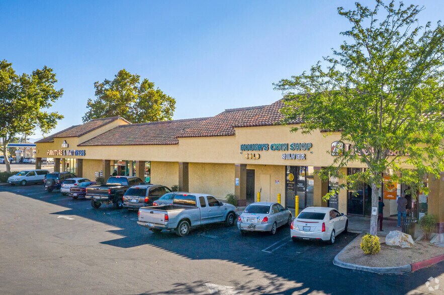 More Photos Of 16800-16988 Main St, Hesperia Unknown For Lease