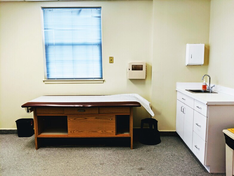 More Photos Of 110 Harbor Ln, Somers Point Medical For Sale