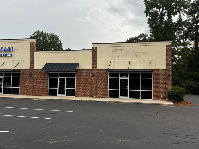 More Photos Of 3947 Dunn Rd, Eastover Storefront Retail Office For Lease