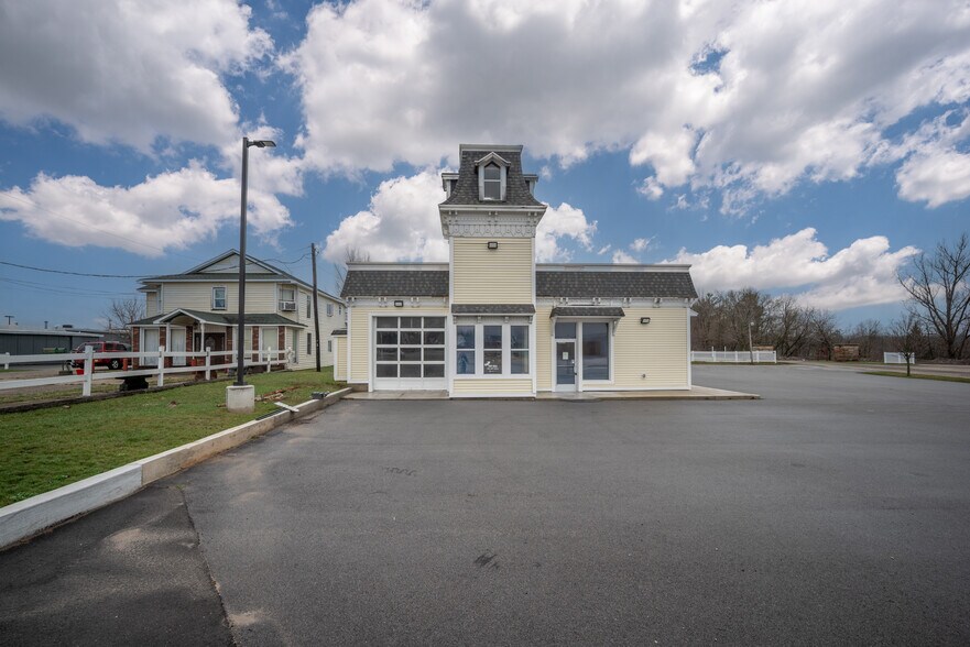 More Photos Of 508 E Houghton Ave, West Branch Freestanding For Sale
