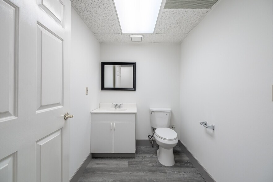 More Photos Of 3205 Industrial Way, Snellville Manufacturing For Sale