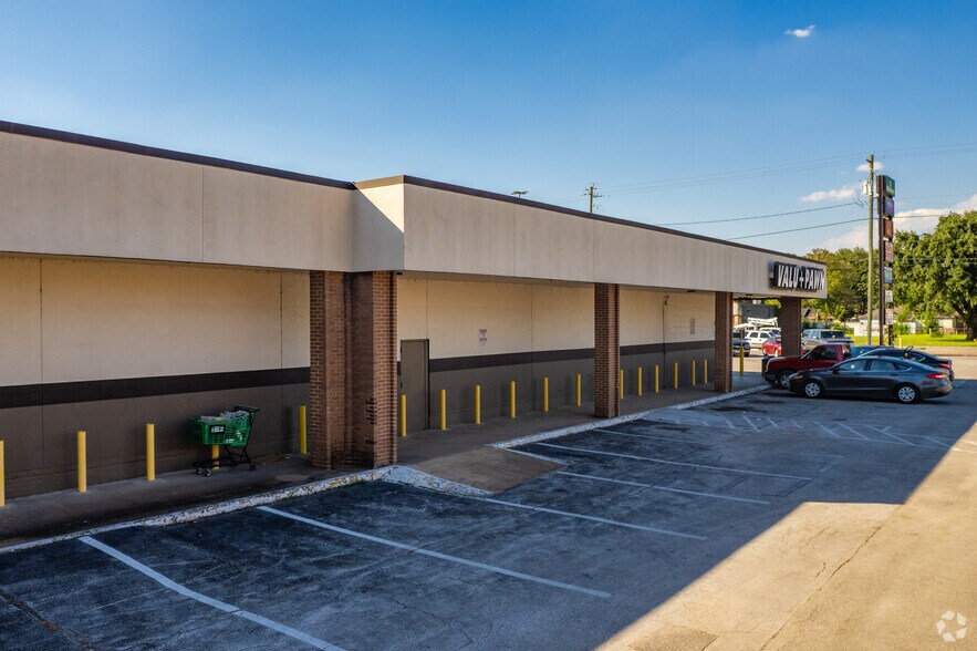 More Photos Of 910-940 E Tidwell Rd, Houston Unknown For Lease