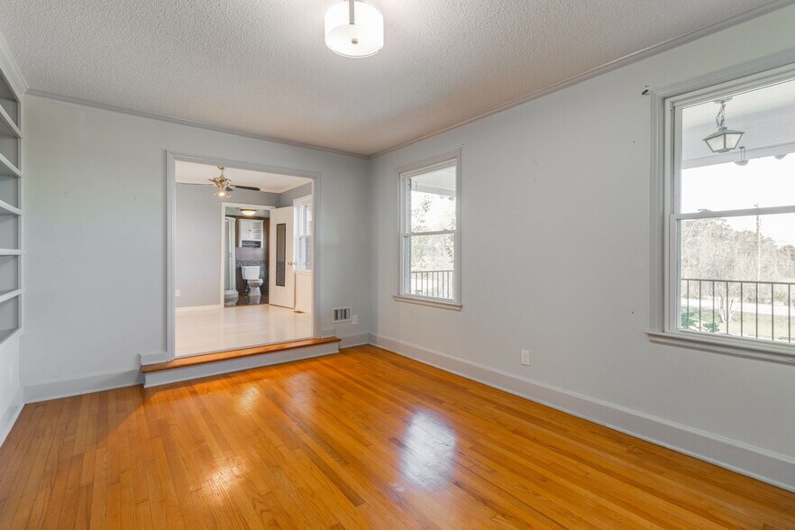 More Photos Of 161 Chapin Rd, Chapin Loft Creative Space For Sale