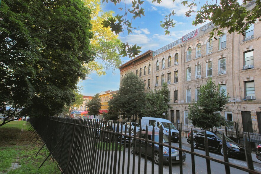 More Photos Of 137 Starr St, Brooklyn Apartments For Sale