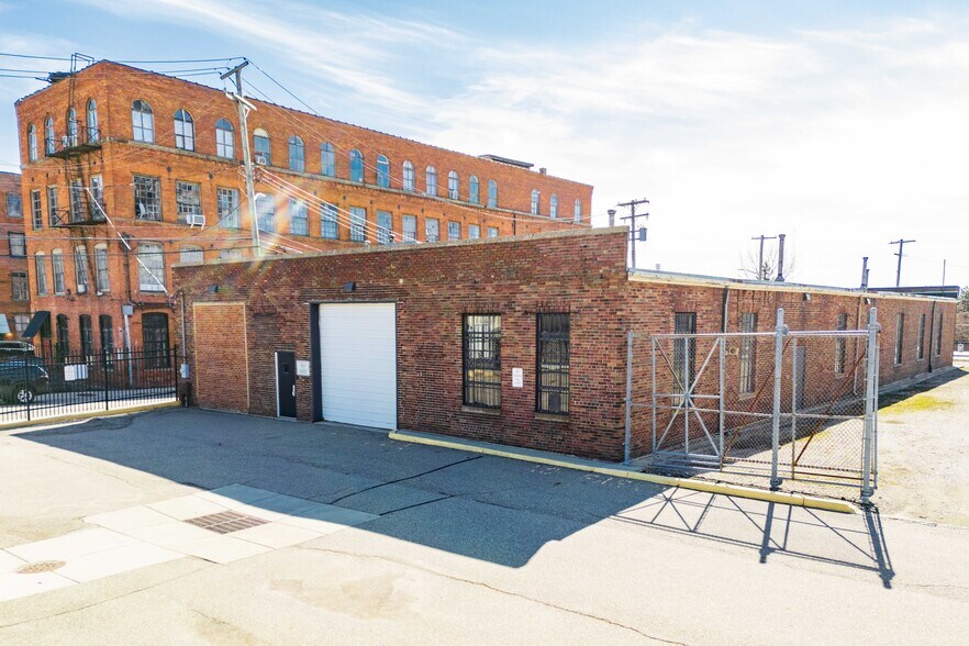 More Photos Of 301 Mount Elliott St, Detroit Office Residential For Sale