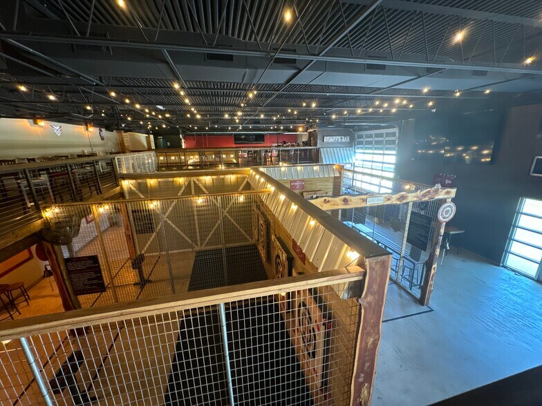 More Photos Of 201 E Center St, Tarpon Springs Bar For Lease
