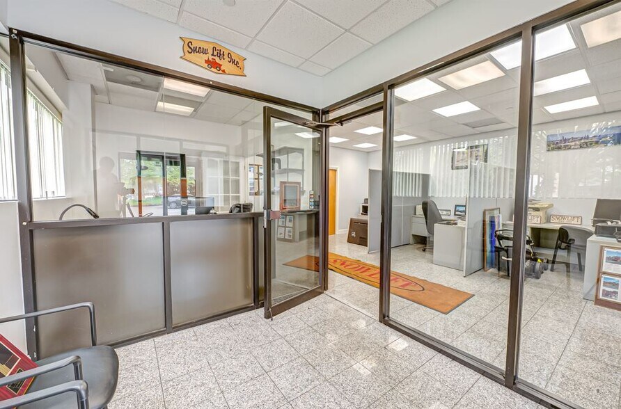 More Photos Of 185 Route 109, West Babylon Warehouse For Sale