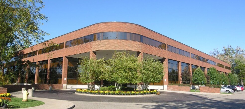 More Photos Of 3200 Greenfield Rd, Dearborn Office For Sale