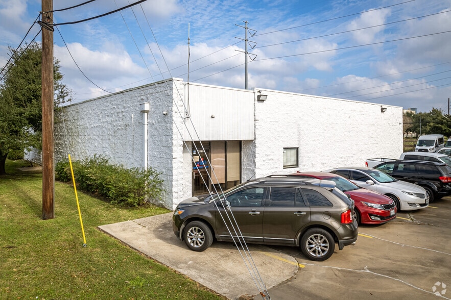 More Photos Of 8403 Almeda. Rd, Houston Unknown For Lease
