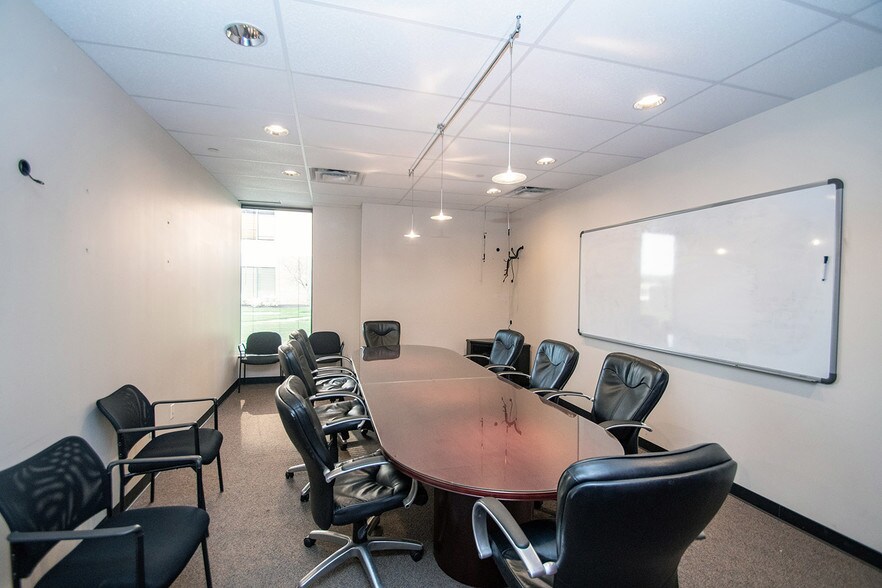 More Photos Of 9002 Purdue Rd, Indianapolis Office For Lease